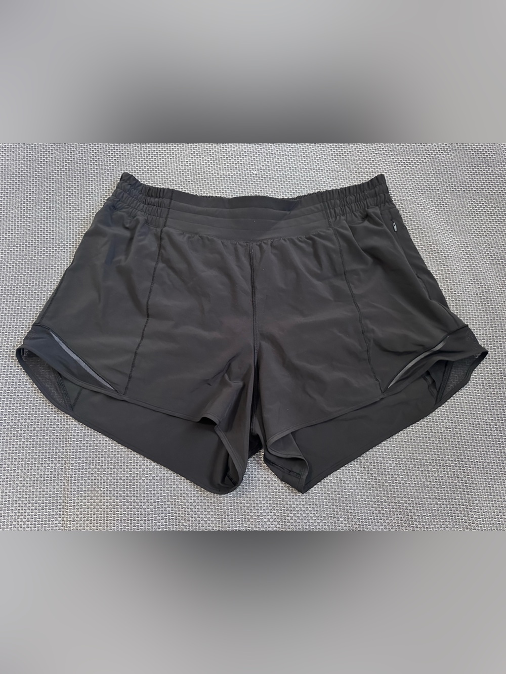 Lululemon Hottie Hot HR Short 4” Lined